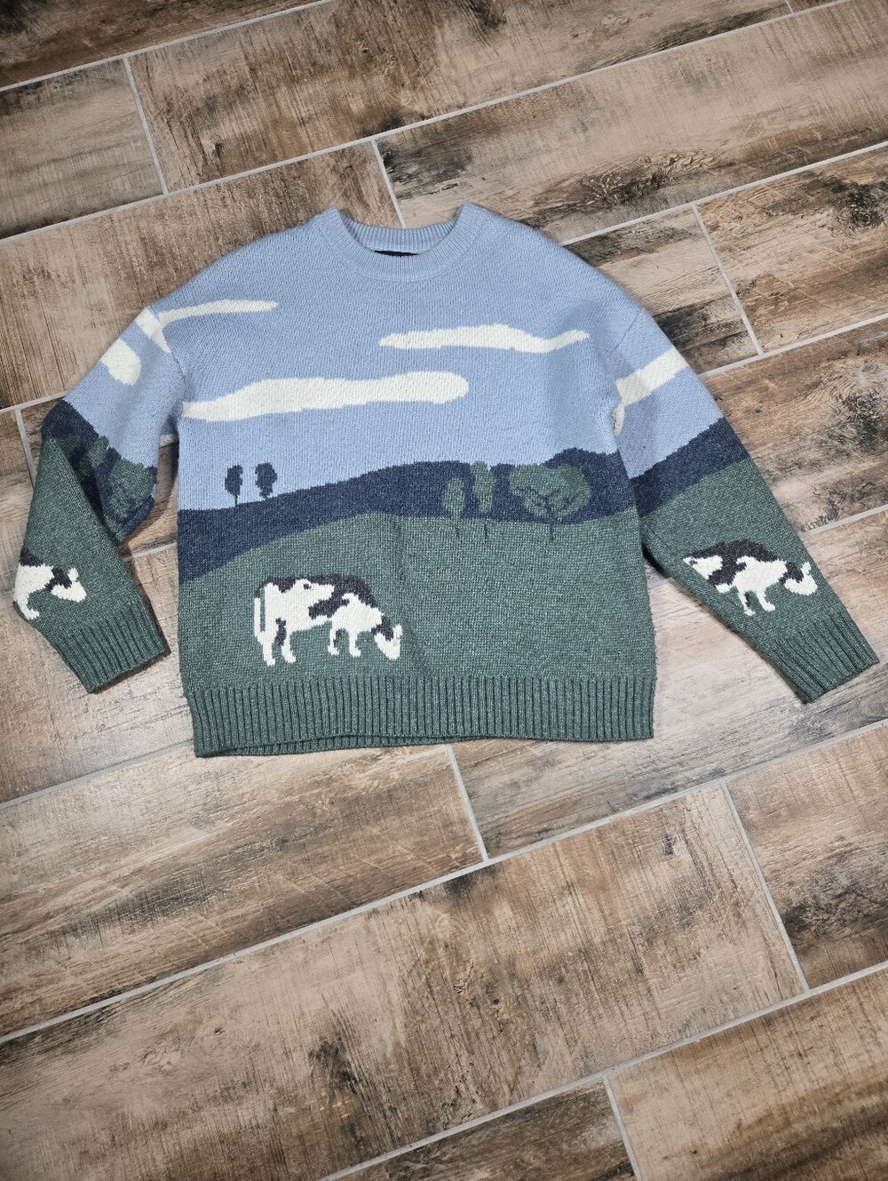 Vamtac Cow Landscape Crew Neck Sweater Unisex Size Medium Oversize